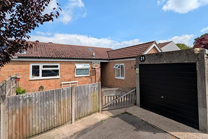 4 Bedroom Semi-Detached Bungalow For Sale In Elizabeth Court, Fareham. Guide Price £, -£, PO14