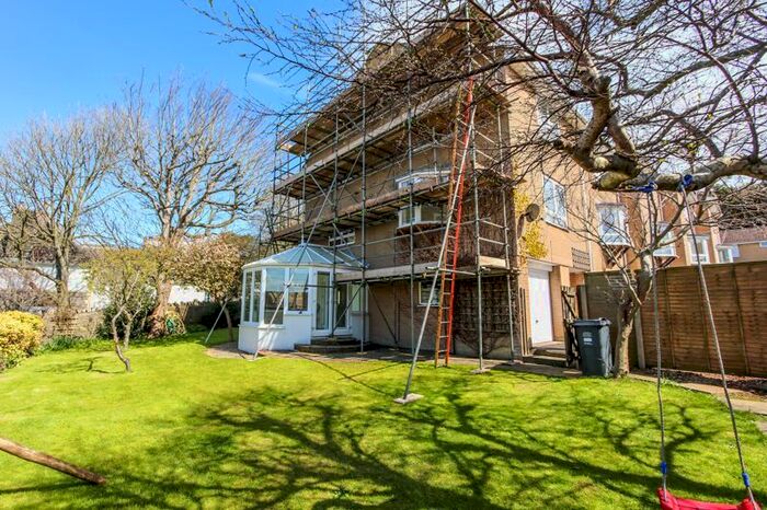 4 Bedroom End Of Terrace House To Rent In Friary Close, Clevedon, BS21