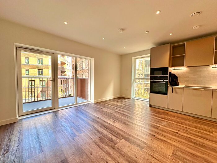 2 Bedroom Flat To Rent In Mary Neuner Road, London, N8