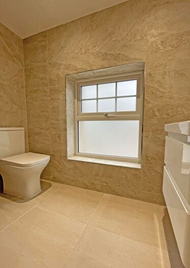 2 Bedroom Flat To Rent In Chester House, Fields Park Road, Newport, NP20