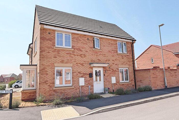 3 Bedroom Semi-Detached House For Sale In Brierley Road, Bircotes, Nottinghamshire, DN11