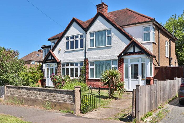3 Bedroom Semi-Detached House To Rent In Highfield Road, Surbiton, KT5