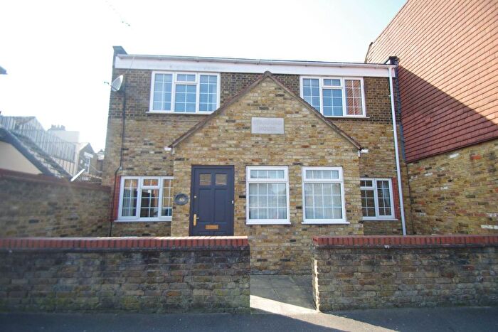 2 Bedroom Semi Detached House To Rent In Stamford House, Watford, WD17