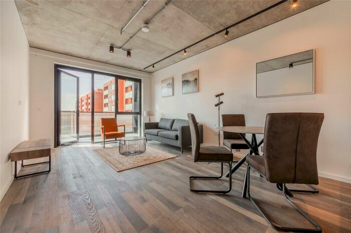 2 Bedroom Apartment To Rent In Lawrence Road, London, N15