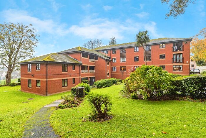 1 Bedroom Flat For Sale In Oldway Road, Paignton, Devon, TQ3