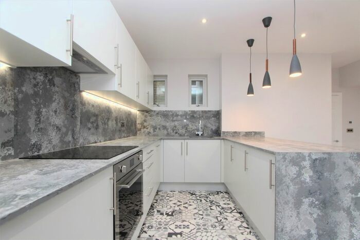 3 Bedroom Flat To Rent In Alexandra Park Road, London, N10