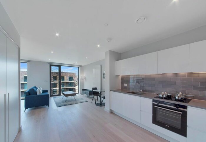 Studio To Rent In Starboard Way, London, E16