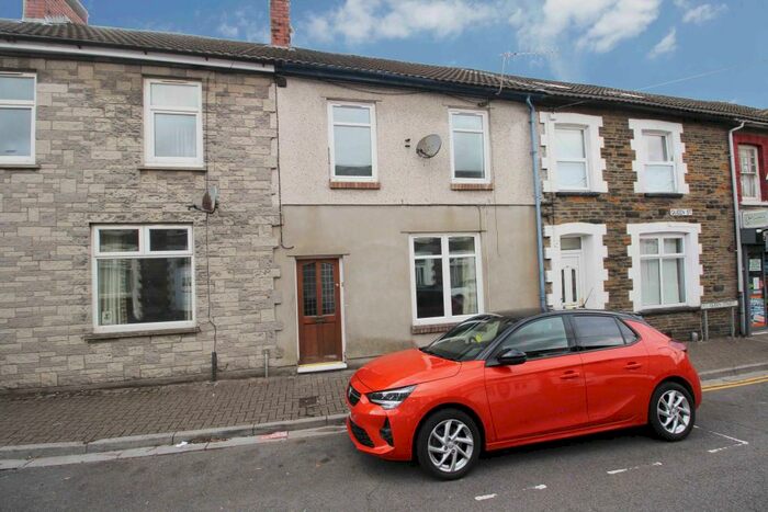4 Bedroom Park Home To Rent In Queen Street, Treforest, Pontypridd, CF37