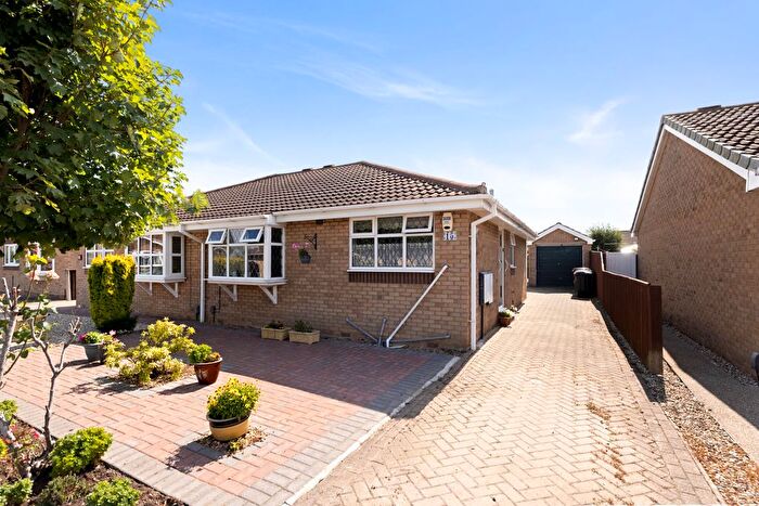 2 Bedroom Semi-Detached Bungalow For Sale In Billinghay Court, Cleethorpes, DN35