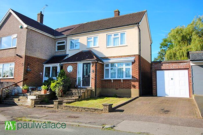 3 Bedroom Semi-Detached House For Sale In Melvyn Close, Goffs Oak, EN7