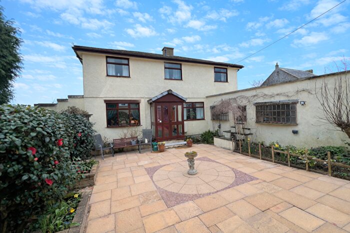 4 Bedroom Detached House For Sale In Gwallon Road, St Austell, Cornwall, PL25