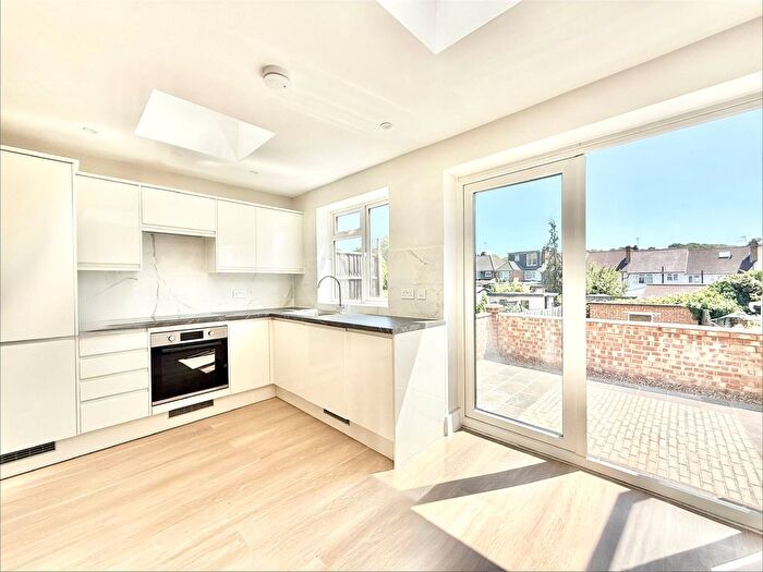 4 Bedroom Terraced House To Rent In Bourne View, Greenford, Middlesex, UB6