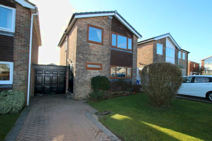 3 Bedroom Link Detached House For Sale In Kensington Avenue, Thurlstone, Sheffield, S36