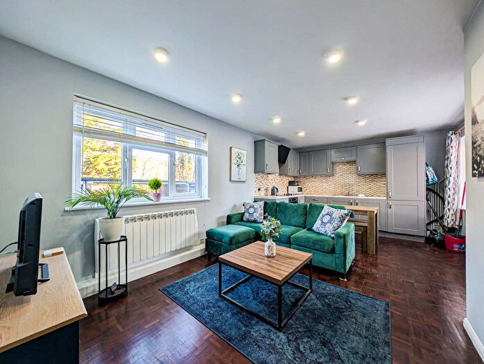 2 Bedroom Flat To Rent In Denmark Avenue, London, SW19