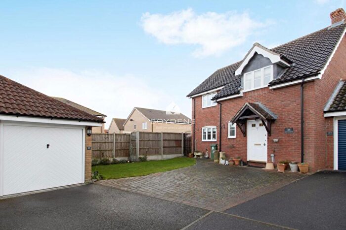 3 Bedroom Link Detached House For Sale In Whitlock Drive, Great Yeldham, CO9