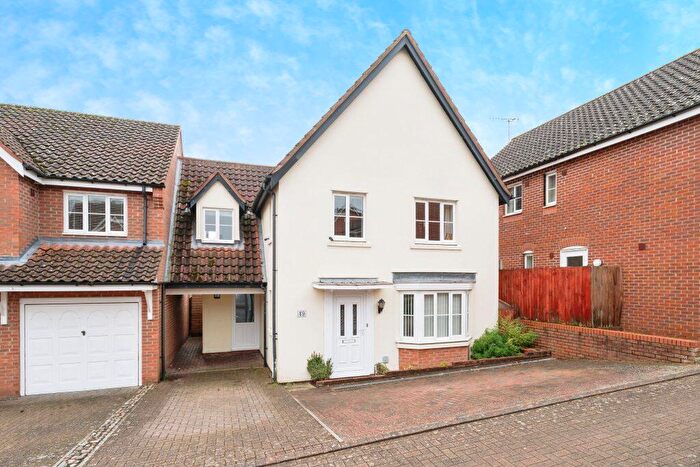 4 Bedroom Link Detached House For Sale In De Havilland Road, Dereham, NR19
