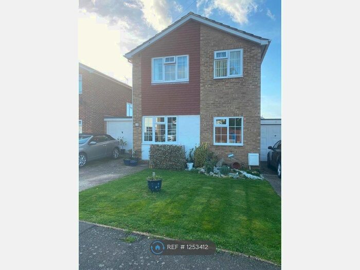 3 Bedroom Detached House To Rent In Hillbrow Close, Guildford GU3