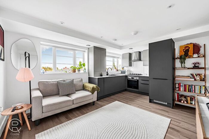 1 Bedroom Flat To Rent In Iron Bridge House, Windmill Place, UB2