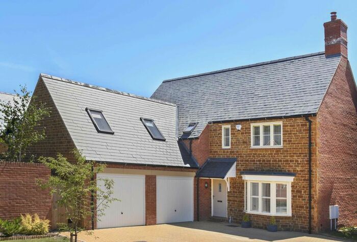 5 Bedroom Detached House To Rent In Buckingham Close, Kings Sutton, OX17