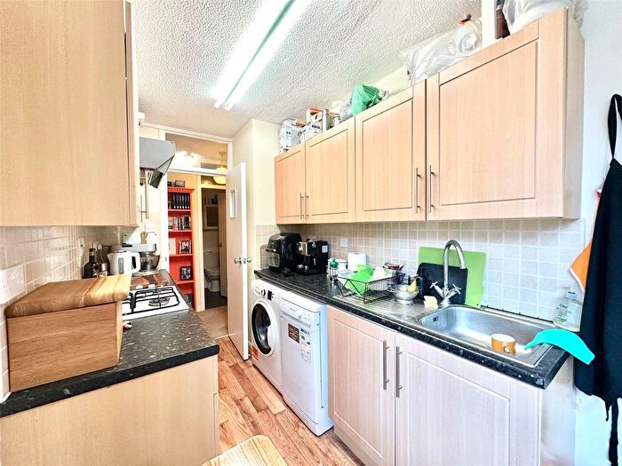1 Bedroom Flat To Rent In Lane End, West Hill, London, SW15