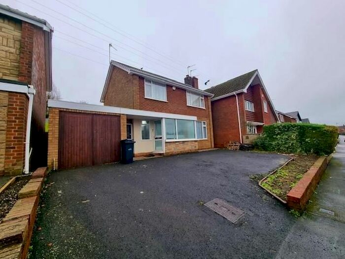 3 Bedroom Property To Rent In Scotts Green Close, Dudley, DY1