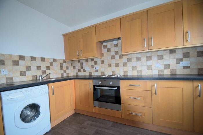 2 Bedroom Flat To Rent In Roots Hall Drive, Southend On Sea, Essex, SS2