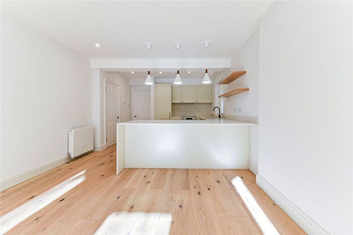 3 Bedroom Flat To Rent In Christchurch Avenue, London, NW6