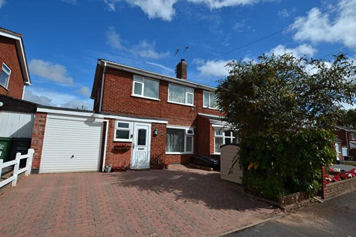 3 Bedroom Semi-Detached House For Sale In Kilbourne Close, Sileby, Leicestreshire, LE12