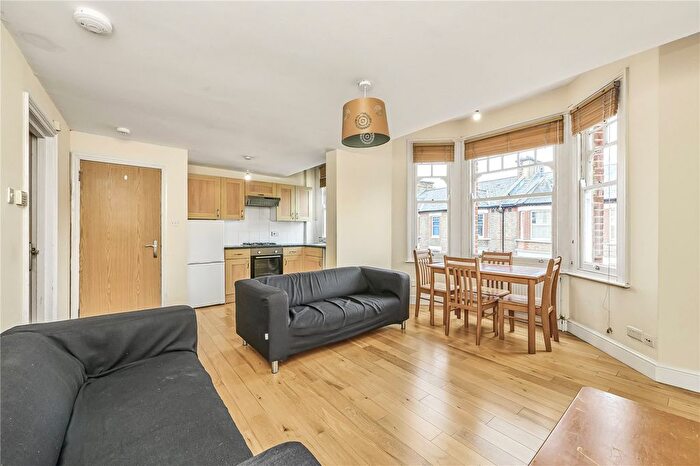 3 Bedroom Flat To Rent In Edgeley Road, London, SW4