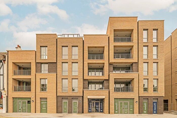 2 Bedroom Flat To Rent In Coombe Road, New Malden, KT3