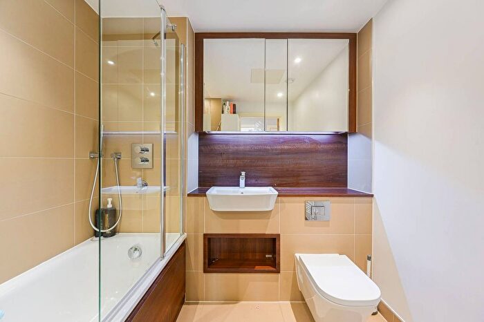 3 Bedroom Flat For Sale In Poldo House, Greenwich, London, SE10