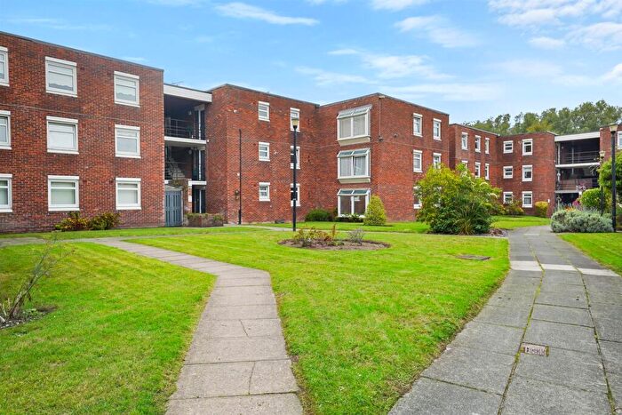 2 Bedroom Flat For Sale In Green Park, Netherton, L30