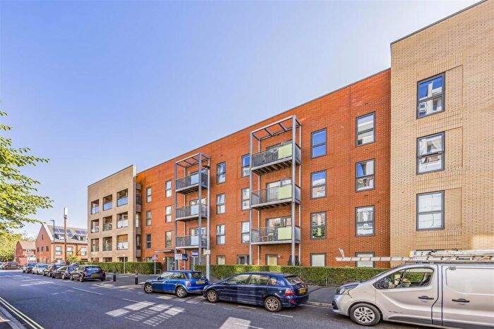 2 Bedroom Apartment For Sale In Cross Street, Portsmouth, PO1