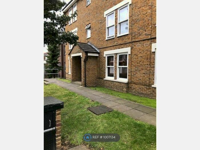 1 Bedroom Flat To Rent In Well Street, London, E9