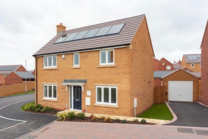 4 Bedroom Detached House For Sale In William Railton Road, Garendon Park, LE12