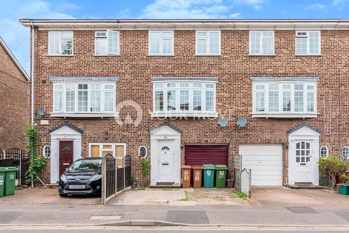 4 Bedroom Detached House To Rent In Thicket Road, Sutton, Surrey, SM1