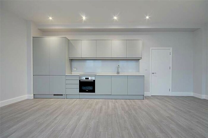 2 Bedroom House To Rent In London Road, Enfield, EN2