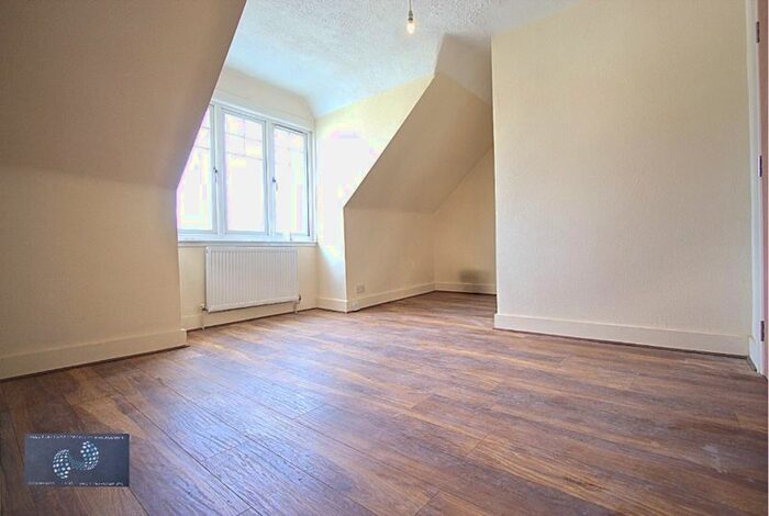 Studio To Rent In Myddleton Road, London, N22