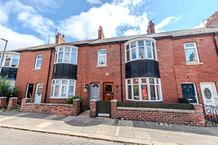 2 Bedroom Flat For Sale In Addycombe Terrace, Heaton, Newcastle Upon Tyne, NE6