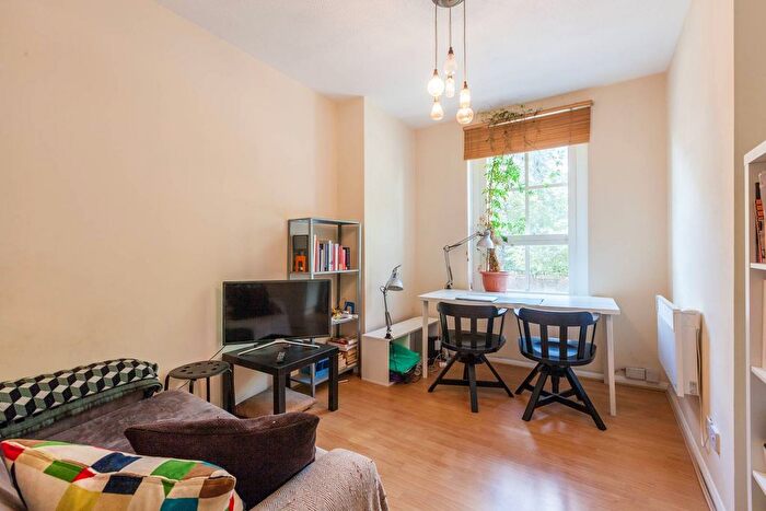 1 Bedroom Flat To Rent In Wilmot Street, Bethnal Green, London, E2
