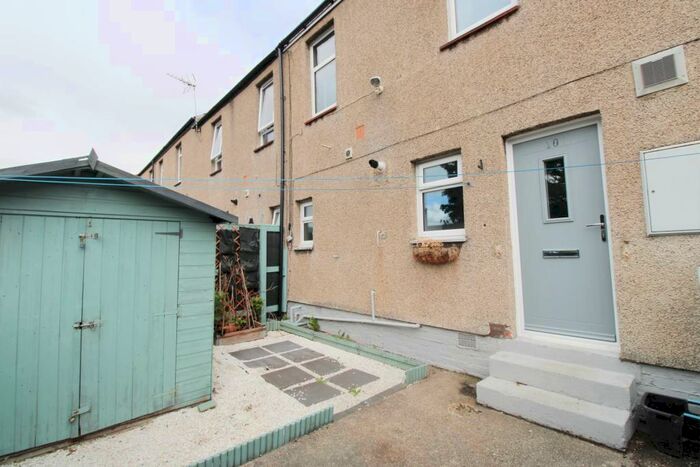 3 Bedroom House To Rent In Hollin Hill Road, Concord. Washington, NE37