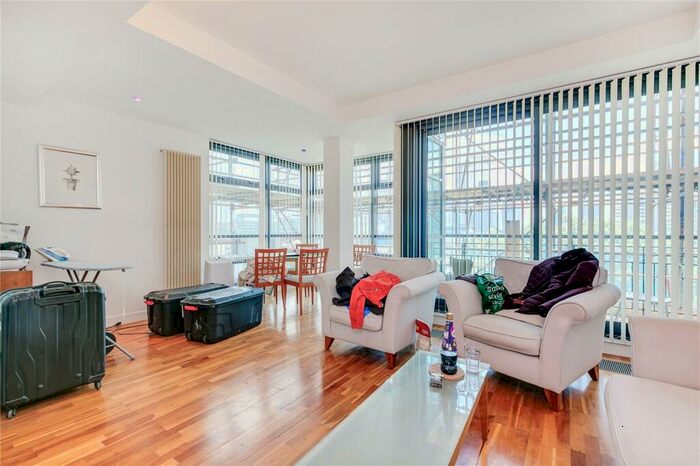 2 Bedroom Flat To Rent In City Road, London, EC1Y