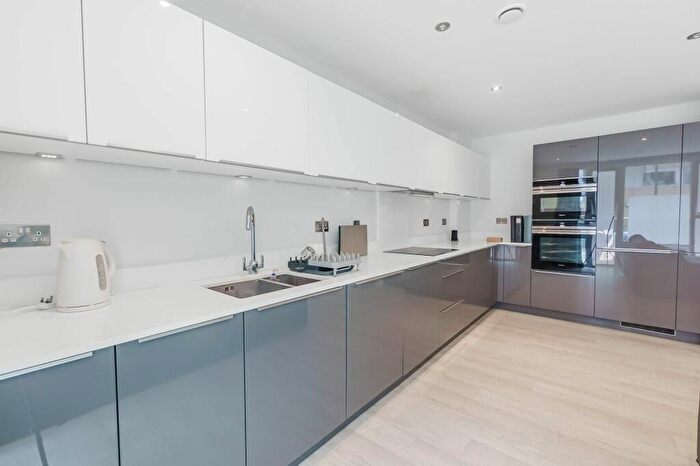2 Bedroom Flat For Sale In Great Northern Road, Cambridge, CB1