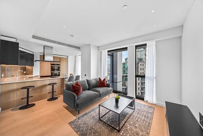 2 Bedroom Flat To Rent In Nine Elms Lane, London, SW8