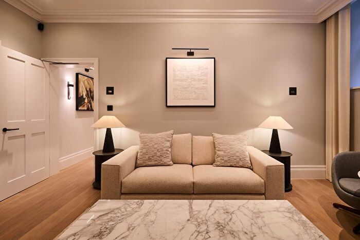 1 Bedroom Flat To Rent In Mount Street, London, W1K