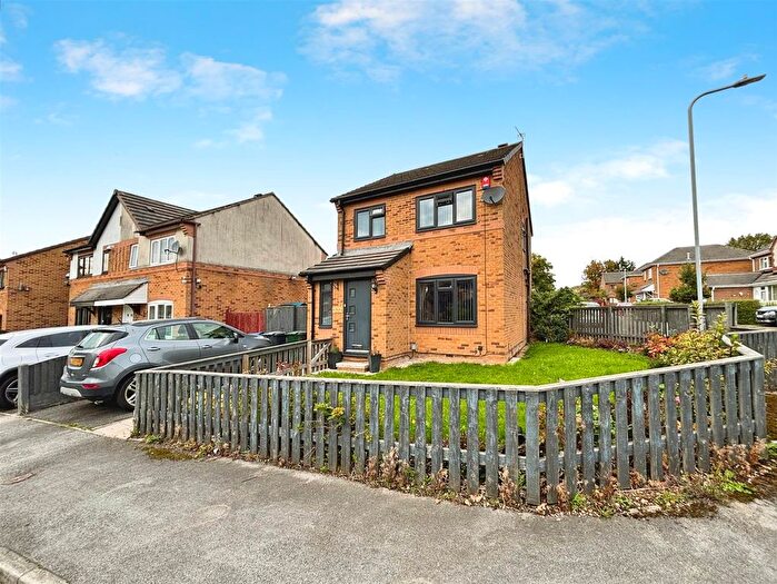 3 Bedroom Detached House For Sale In Hopefield Way, Bradford, BD5