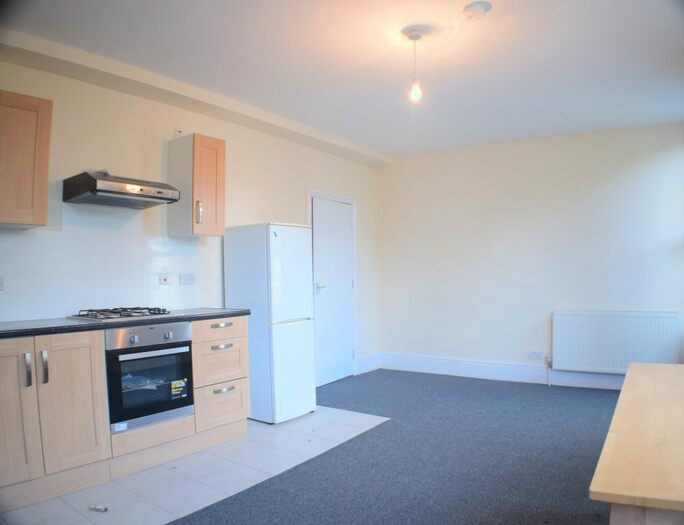 4 Bedroom Maisonette To Rent In Priory Park Road, Kilburn, London, NW6