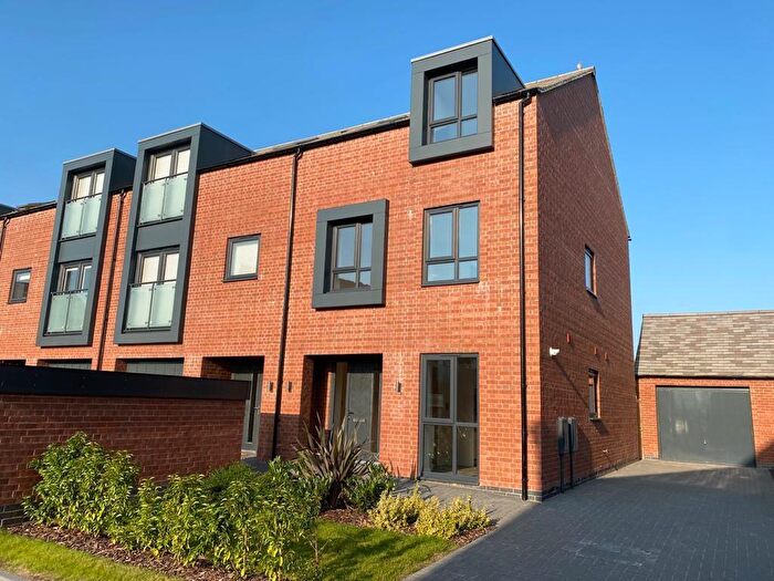 3 Bedroom Town House To Rent In Millstone Drive, Ashby, LE65