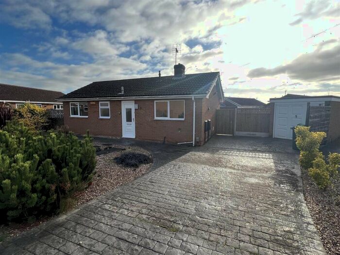 2 Bedroom Bungalow To Rent In Castleton Close, Hucknall, Nottingham, Nottinghamshire, NG15