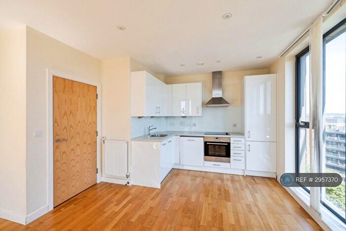 2 Bedroom Flat To Rent In Station Road, Sidcup, DA15